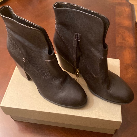 Chunky heeled boots! - Picture 1 of 7